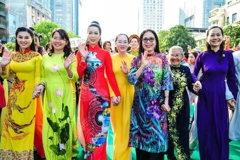 Conmemoran en Laos fundación de Unión de Mujeres de Vietnam 