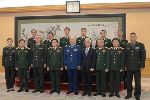 Intensifican Vietnam y China la cooperación en defensa