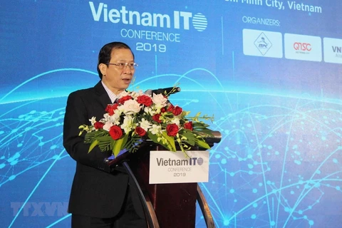 Debaten soluciones para impulsar servicios de tecnología de información de Vietnam