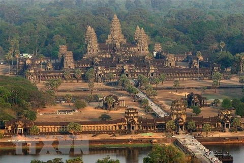 Disminuye en Camboya número de turistas internacionales al templo de Angkor Wat