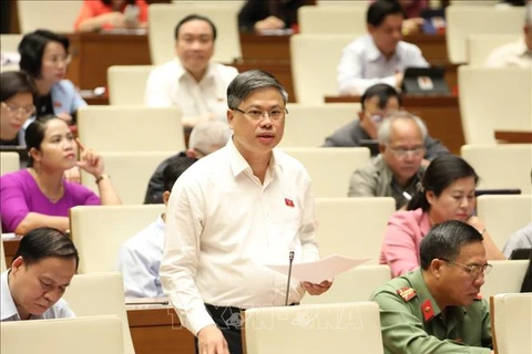 Parlamento de Vietnam examina borrador de enmiendas a la ley sobre funcionarios públicos