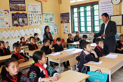 Mejora calidad de la educación para niños en áreas de minorías étnicas