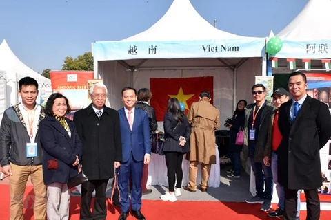 Sobresale presentación de Vietnam en feria internacional caritativa en China