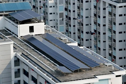 Proyecta Singapur multiplicar siete veces la generación de electricidad solar
