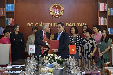 Incrementa Agencia de la Universidad Francófona cooperación con Vietnam en educación