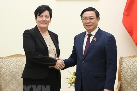 Dirigentes vietnamitas reciben a la delegación de la CFI 