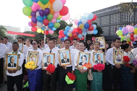 Felicitan dirigentes vietnamitas a Camboya por su Día Nacional