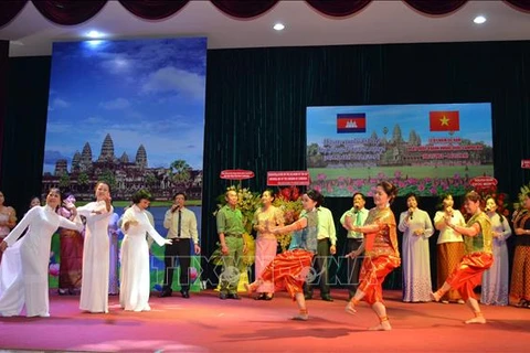 Conmemoran en Ciudad Ho Chi Minh el 66 aniversario del Día Nacional de Camboya