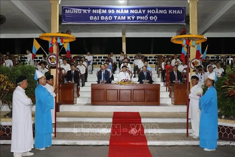 Celebran en Vietnam aniversario de fundación de la religión autóctona de Cao Dai 