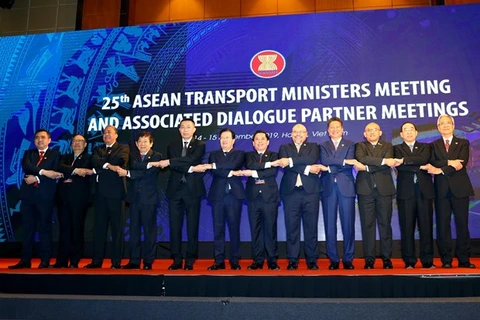 Aboga Vietnam por la pronta firma de un acuerdo aéreo ASEAN-UE