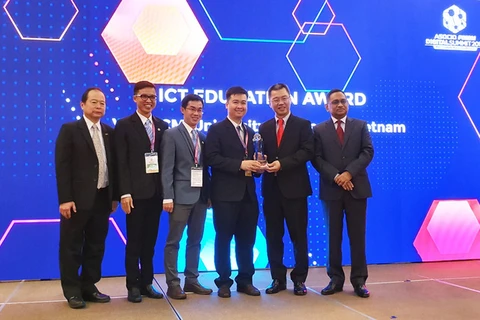 Gana Vietnam premios internacionales de tecnología de la información 