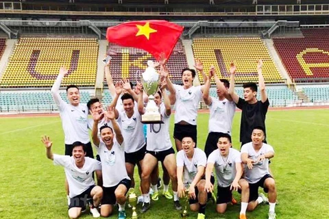 Debutan club y centro de formación de futbolistas vietnamitas en la República Checa 