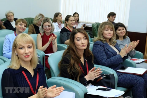 Uniones de mujeres de Vietnam y Rusia intensifican cooperación