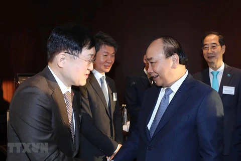 Dialoga primer ministro de Vietnam con líderes inversores sudcoreanos