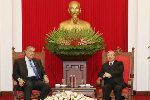 Delegación de Movimiento Izquierda Unida de la República Dominicana visita Vietnam