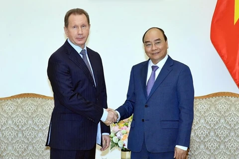 Primer ministro de Vietnam recibe a jefe de la Guardia Nacional de Rusia