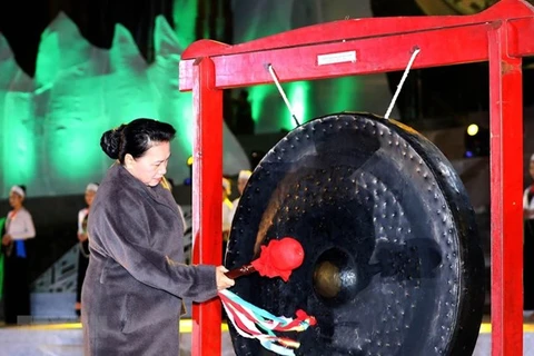 Presidenta del Parlamento vietnamita asiste a inauguración de semana cultural en provincia norteña