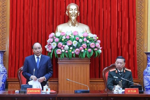  Premier de Vietnam enaltece aportes de la policía popular a desarrollo nacional