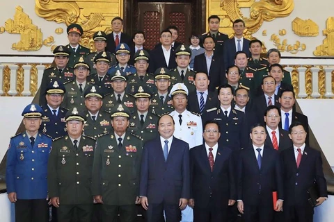Recibe premier de Vietnam a ministros de defensa de Camboya y Laos