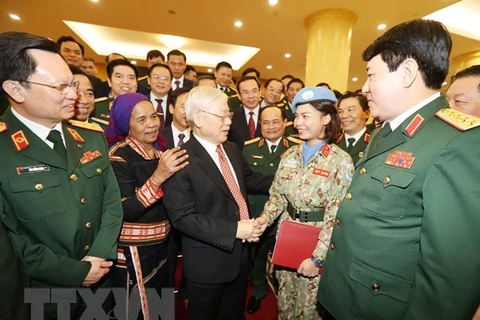 Insta máximo dirigente de Vietnam al ejército a ser pionero en prevención de la "autoevolución"