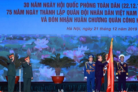 Gran ceremonia marca aniversario 75 del Ejército Popular de Vietnam