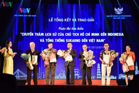 Concluye en Vietnam concurso de escritura sobre visita del Presidente Ho Chi Minh a Indonesia