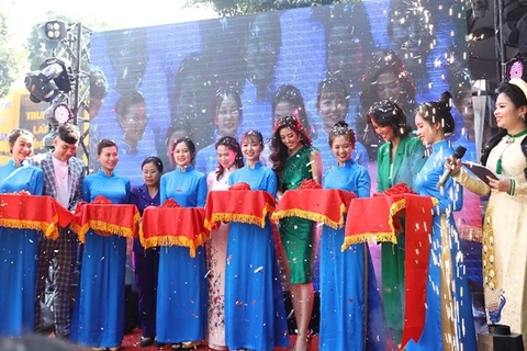  Abren en Ciudad Ho Chi Minh Academia de Formación Musical