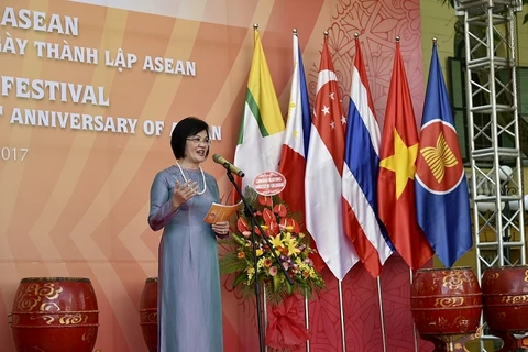 Diplomáticas de Vietnam y Laos coordinan acciones dentro de comunidad ASEAN