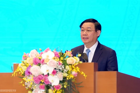 Propone viceprimer ministro de Vietnam estrategias del desarrollo socioeconómico nacional en 2020 