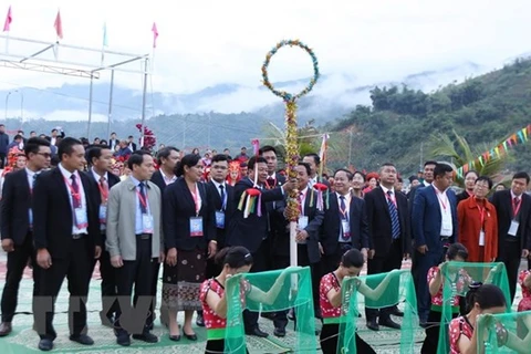 Nutrida participación en Festival tradicional de distritos fronterizos de Vietnam, Laos y China