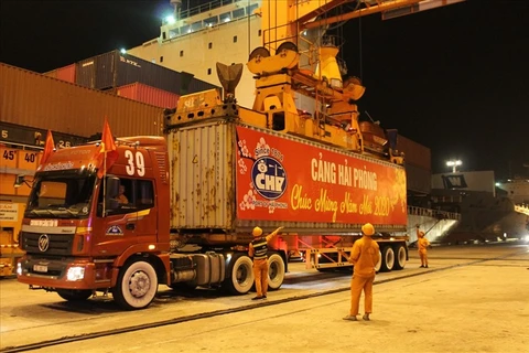 Recibe puerto marítimo de Hai Phong primeros contenedores internacionales en 2020 