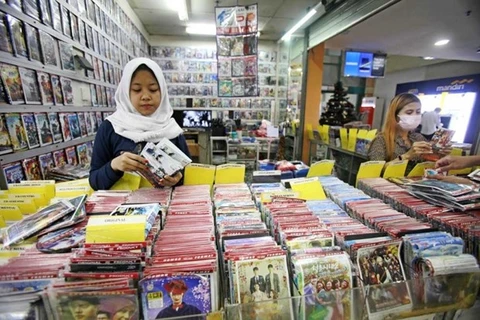 Bloquea Indonesia más de mil páginas piratas de cine en línea