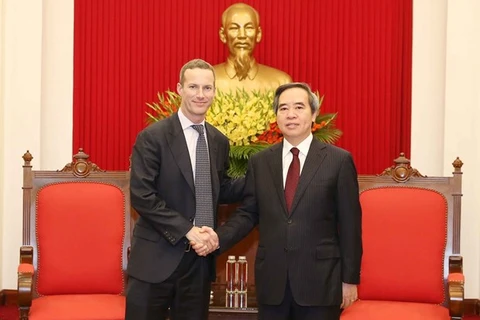 Promete alto funcionario de Vietnam apoyo a inversores estadounidenses