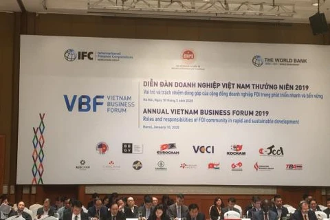 Inauguran Foro Empresarial de Vietnam en Hanoi