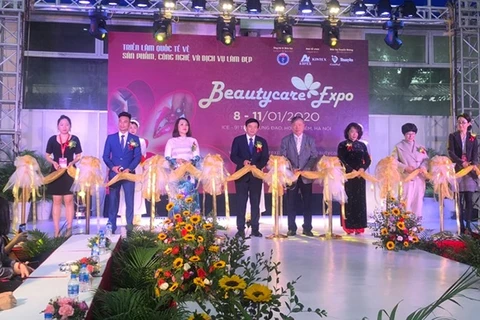 Inauguran en Hanoi exposición internacional de productos y servicios de belleza