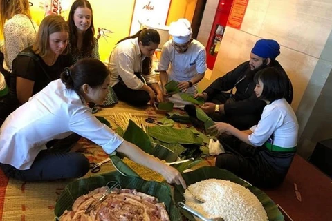 Estudiantes de Nueva Zelanda experimentan cultura y turismo vietnamitas