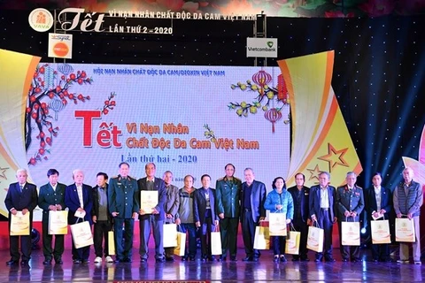 Efectuán en Vietnam programa dedicado a víctimas del Agente Naranja en ocasión del Tet