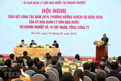 Premier de Vietnam exige impulsar reestructuración de empresas estatales 