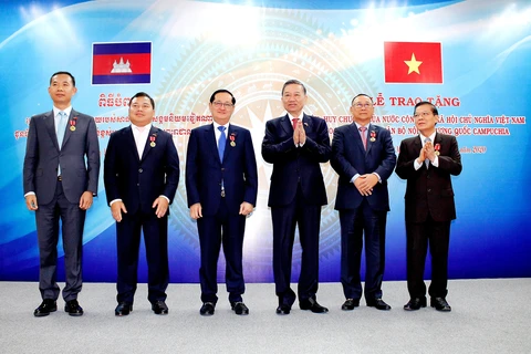 Vietnam y Camboya por estrechar cooperación en garantía de seguridad