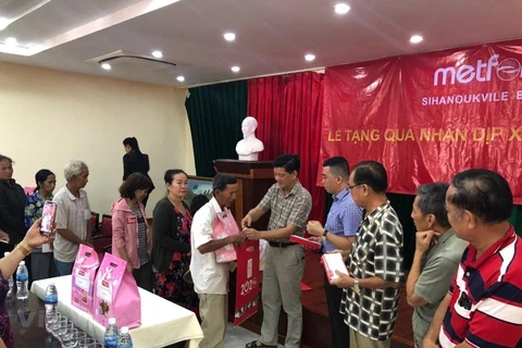  Consulado General de Vietnam en Camboya apoya a personas desfavorecidas