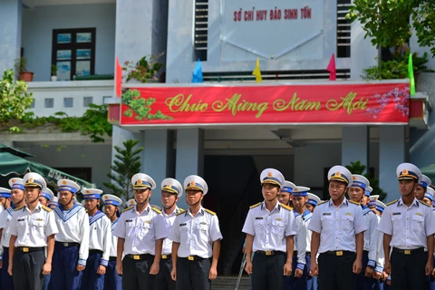 Celebran combatientes vietnamitas en Truong Sa el Tet tradicional