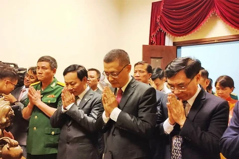 Comité del Partido Comunista de Vietnam en Camboya rinde homenaje a Ho Chi Minh