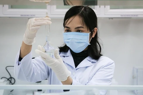 Universidades vietnamitas se unen a los esfuerzos contra coronavirus 