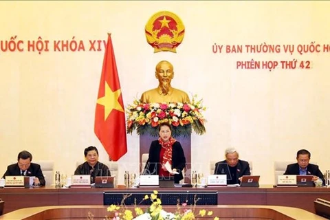 Sesiona reunión 42 del Comité Permanente del Parlamento de Vietnam