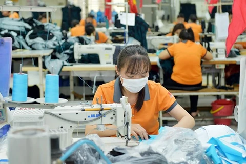 Confecciones y textiles de Vietnam prevén cambios cruciales en su desarrolllo
