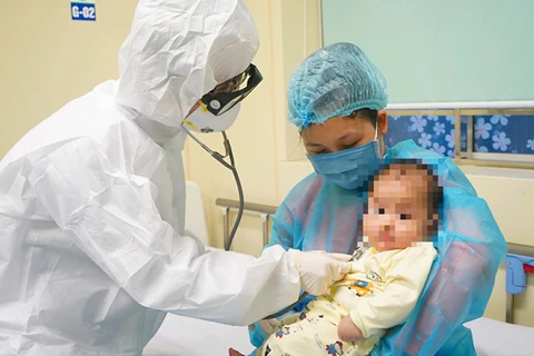 COVID-19: Curan con éxito a bebé de tres meses en Vietnam