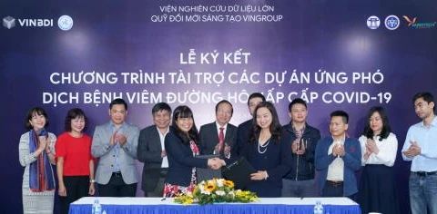 Vingroup respalda estudios para lucha contra COVID-19 en Vietnam