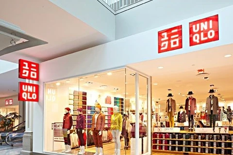 Dirigente de Hanoi promete mejores condiciones para la marca japonesa Uniqlo 