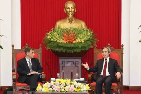 Dirigente partidista vietnamita recibe a subsecretario adjunto de Tesoro de Estados Unidos