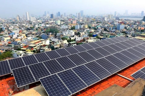 Más de mil empresas industriales en Ciudad Ho Chi Minh desarrollan energía solar en azotea